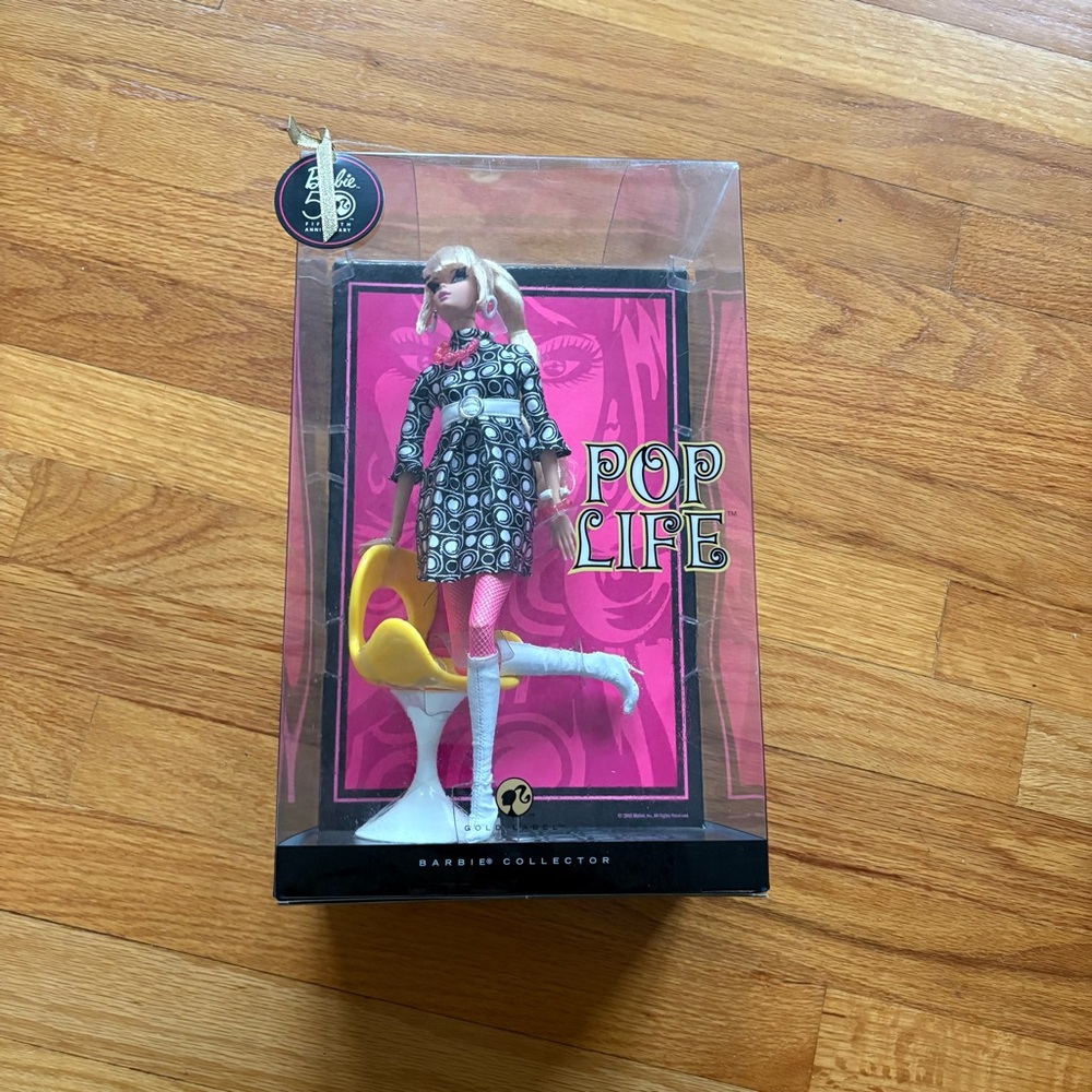 BARBIE Gold Label Collector Pop Life Pink Doll